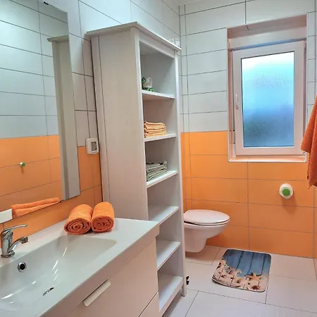 Oros Gl Apartment *