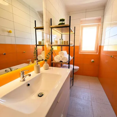Paradise For Children, Family Oros Medulin, With A Pool, Gl